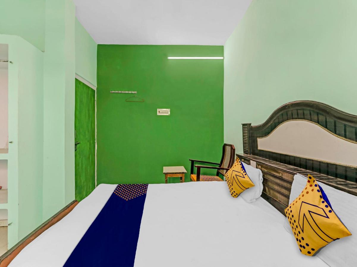 Spot On 81122 Saket Honest Hotel Ayodhya Экстерьер фото