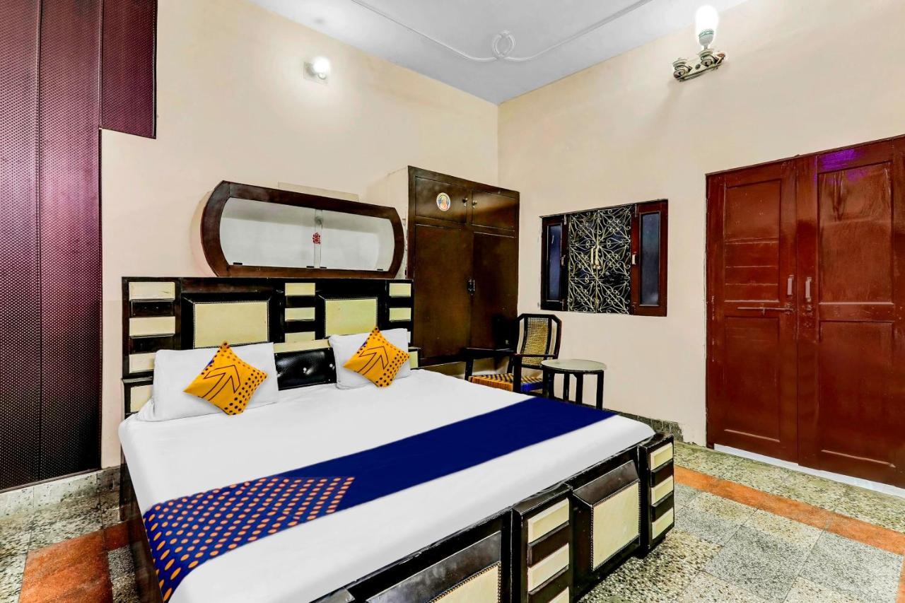 Spot On 81122 Saket Honest Hotel Ayodhya Экстерьер фото
