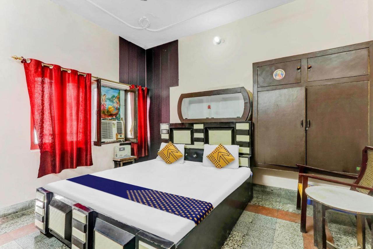Spot On 81122 Saket Honest Hotel Ayodhya Экстерьер фото